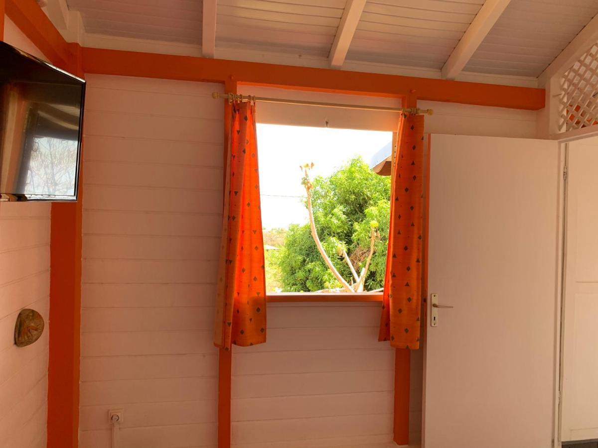 Bungalow Les Cerisiers Bouillante Exterior foto