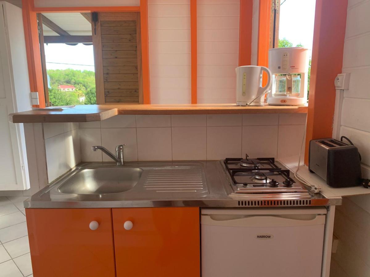Bungalow Les Cerisiers Bouillante Exterior foto